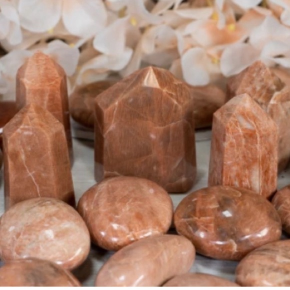 Peach Moonstone - Picture 1 of 3
